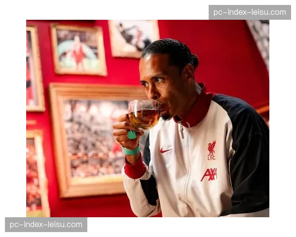 利物浦官方为范戴克举办队史出场纪念仪式